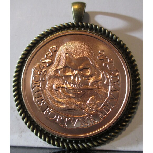 Fortune Favors the Brave-Fortis Fortuna Adiuvat-Copper High Relief Round/Pendant - Picture 1 of 7